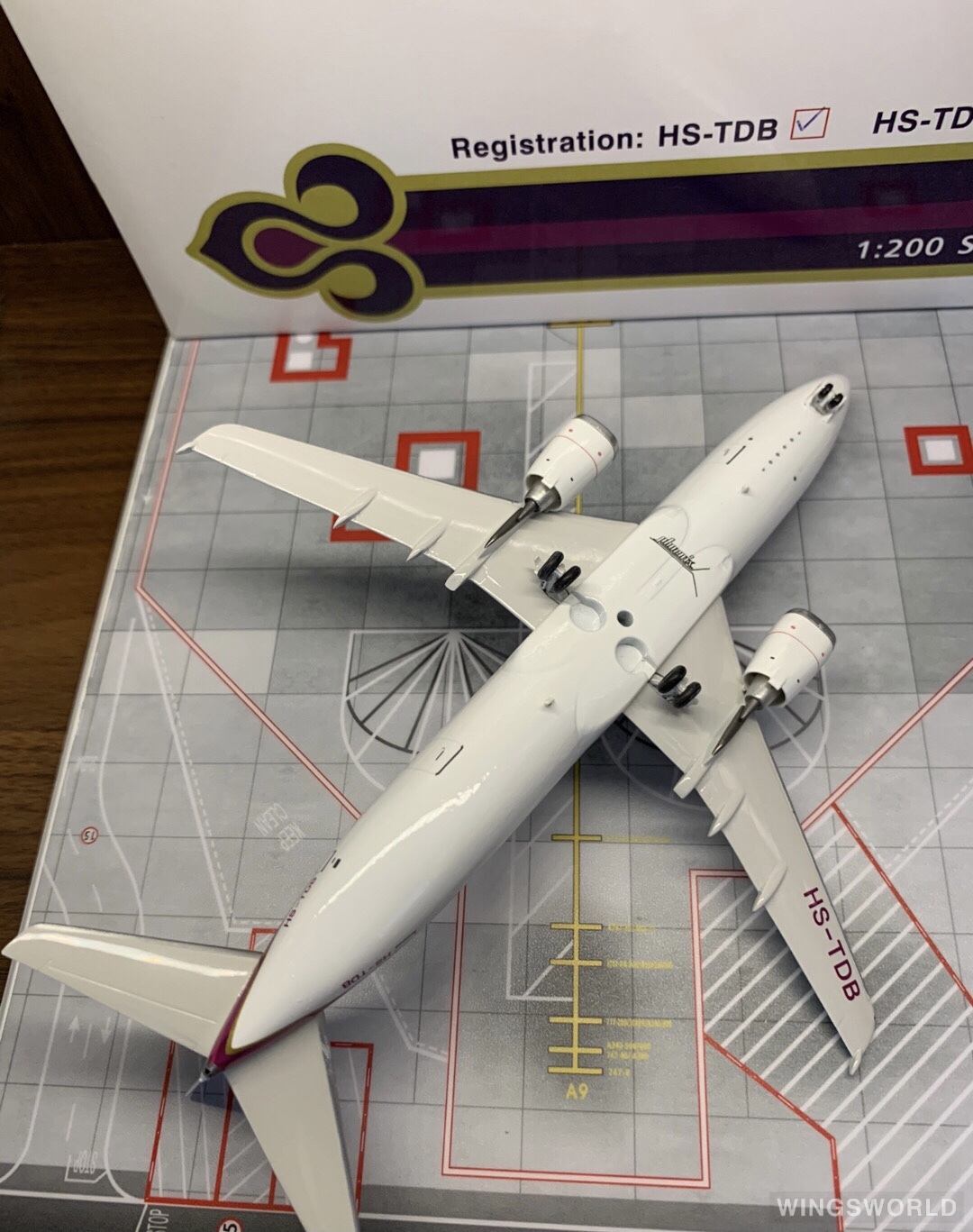 Phoenix 1:200 PH20056A Thai Airways 泰国国际航空 Boeing 737-400 HS-TDB