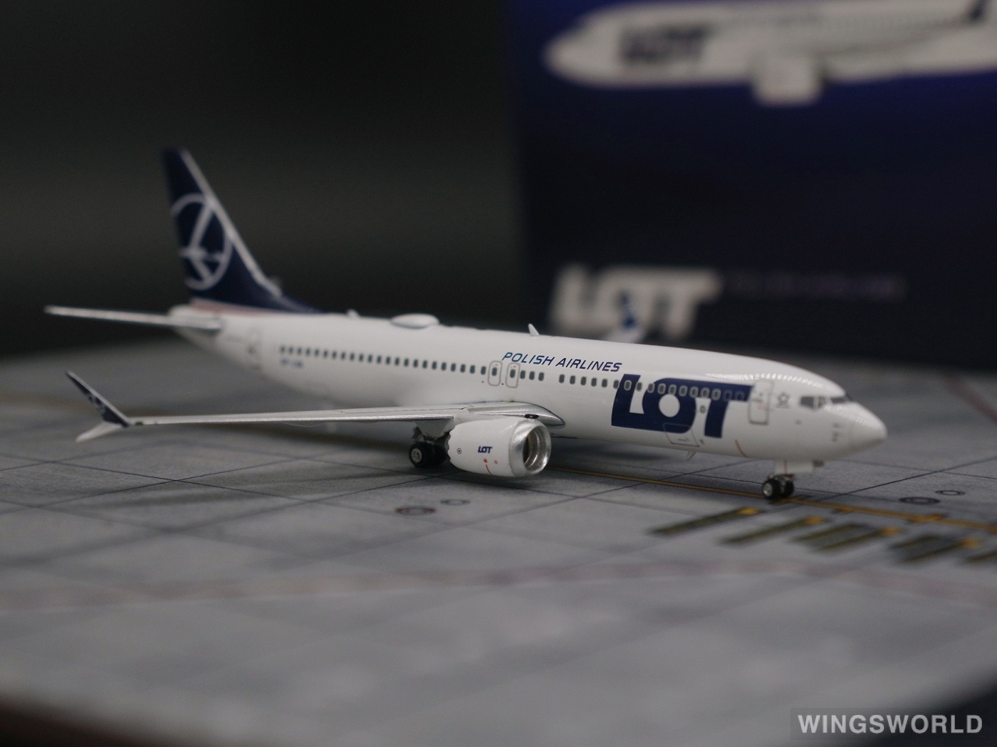 Phoenix 1:400 PH11488 LOT 波兰航空 Boeing 737 MAX 8 SP-LVA