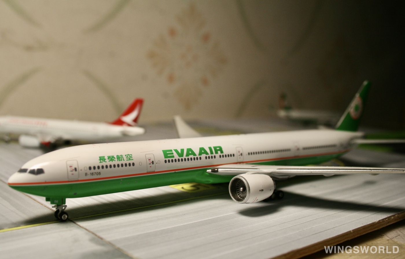 Phoenix 1:400 PH10202 EVA Air 长荣航空 Boeing 777-300ER B-16705