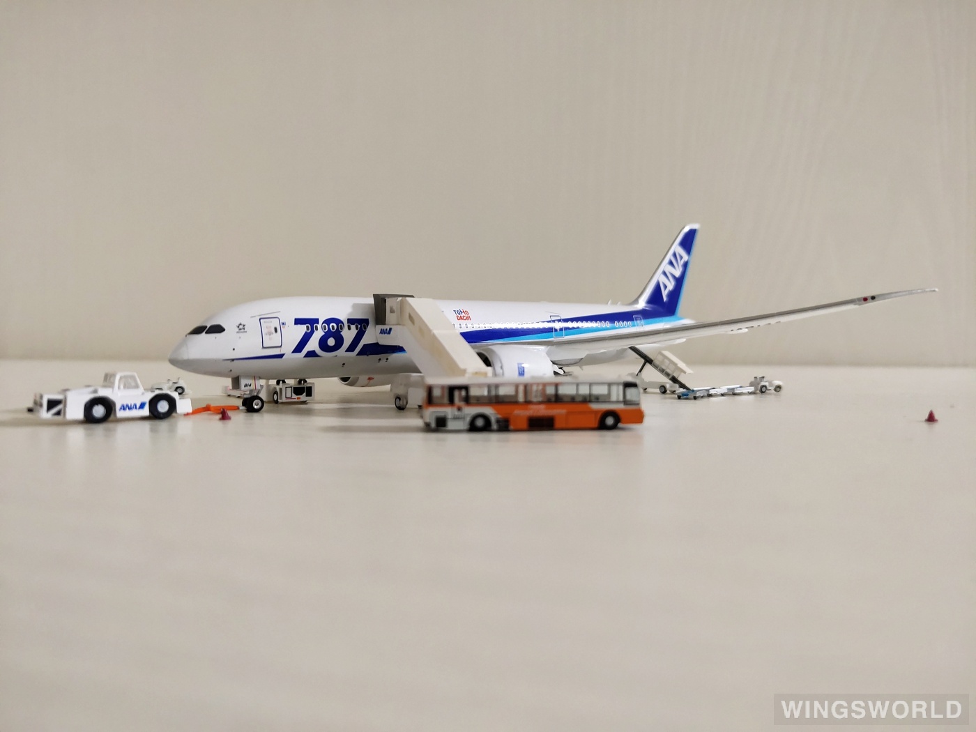Phoenix 1:400 PH04303 ANA 全日空 Boeing 787-8 JA814A