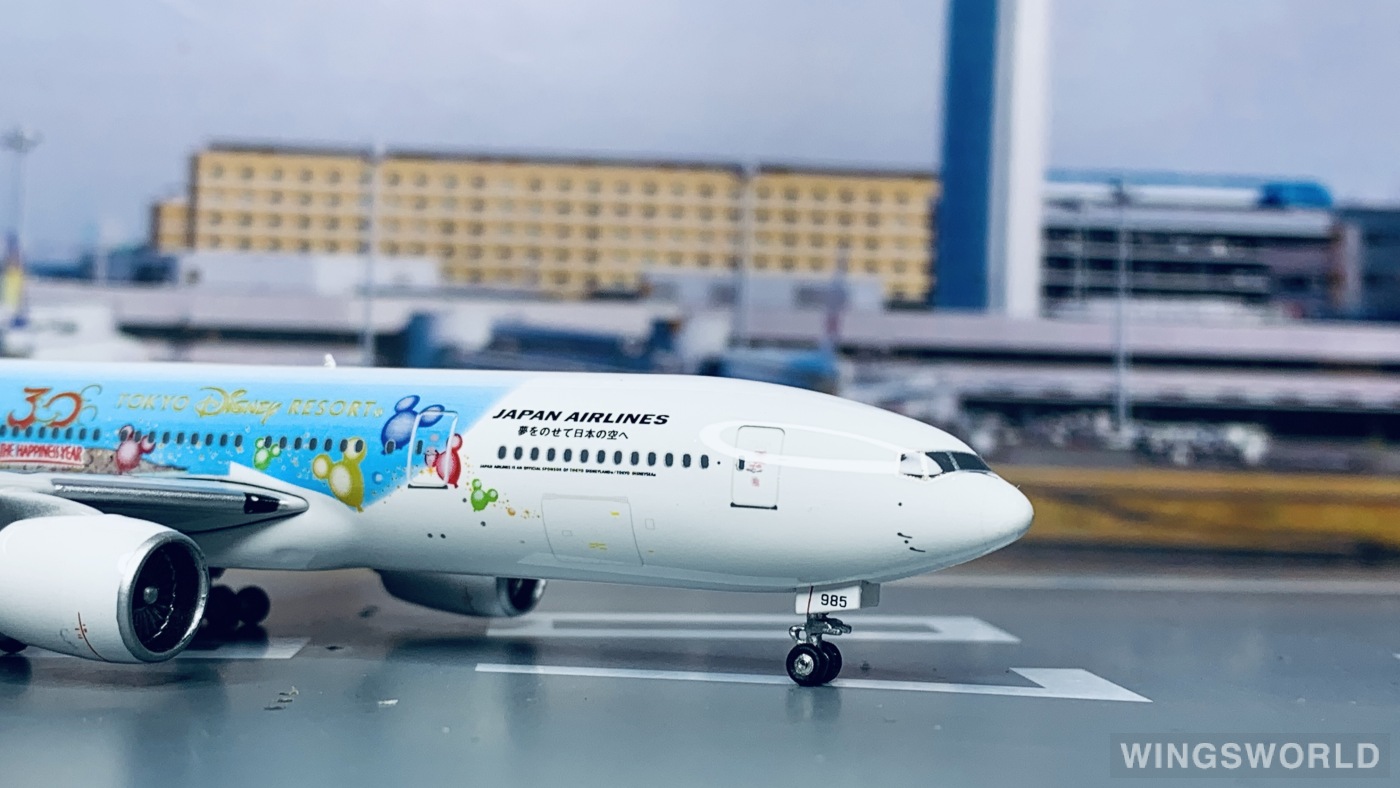Phoenix 1:400 PH04022 Japan Airlines 日本航空 Boeing 777-200 JA8985