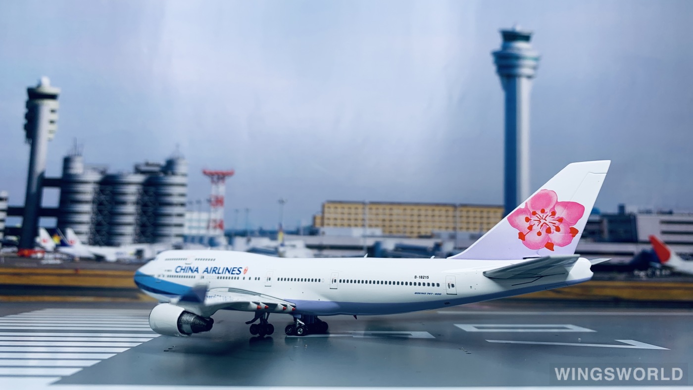 Phoenix 1:400 PH04334 China Airlines 中华航空 Boeing 747-400 B-18215