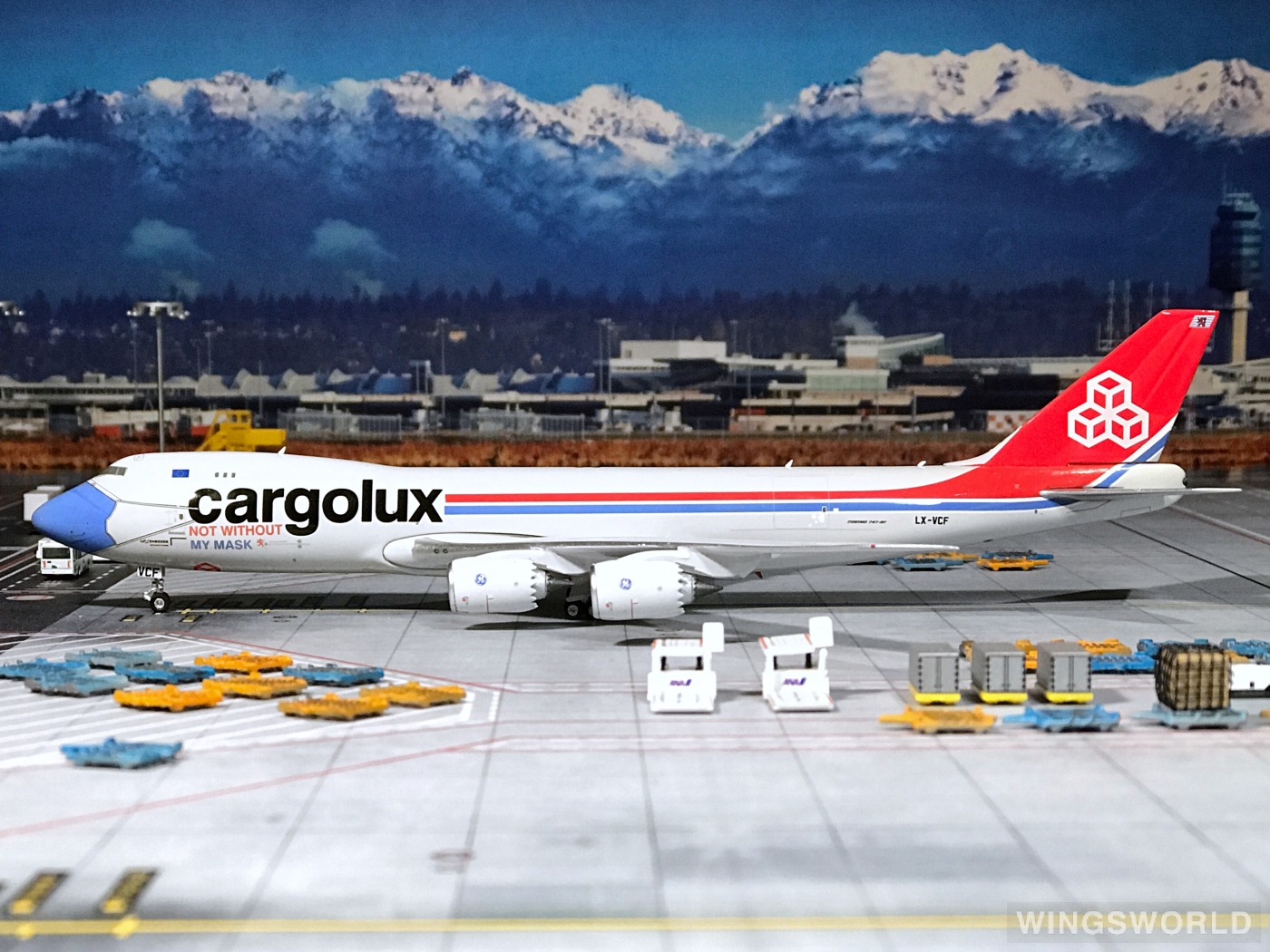 Phoenix 1:400 PH11638 Cargolux 卢森堡货运航空 Boeing 747-8F LX-VCF