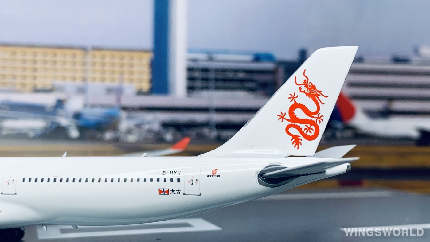 Phoenix 1:400 PH04352 Dragonair 港龙航空 Airbus A330-300 B-HYH