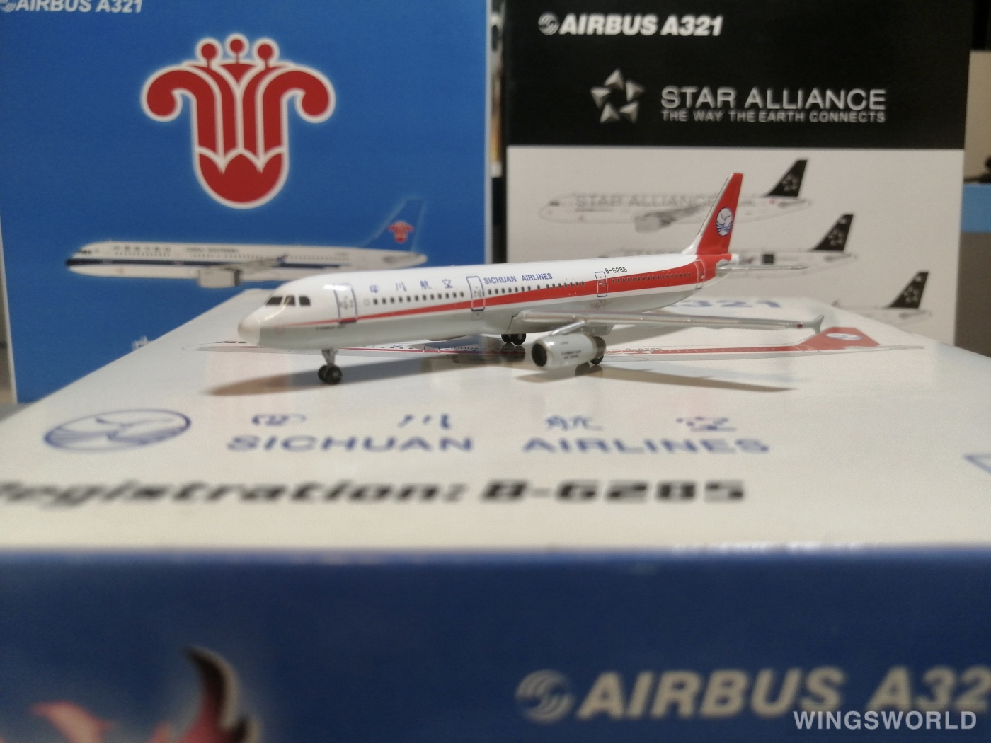 Phoenix 1:400 PH10261 Sichuan Airlines 四川航空 Airbus A321 B-6285