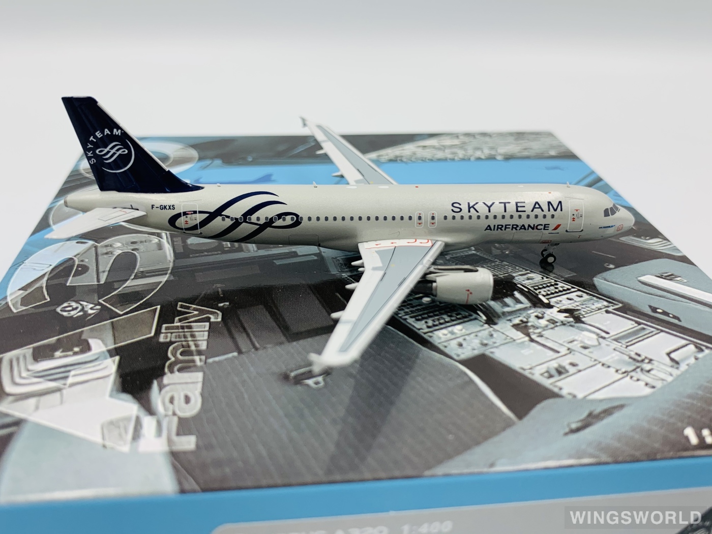 Pandamodel 1:400 202020 Air France 法国航空 Airbus A320 F-GKXS