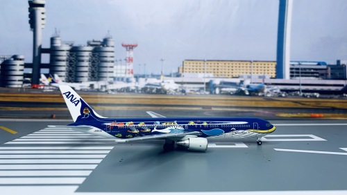 ANA 全日空 Boeing 767-300 JA8579 幼鲸 NH40089 Hogan 1:400