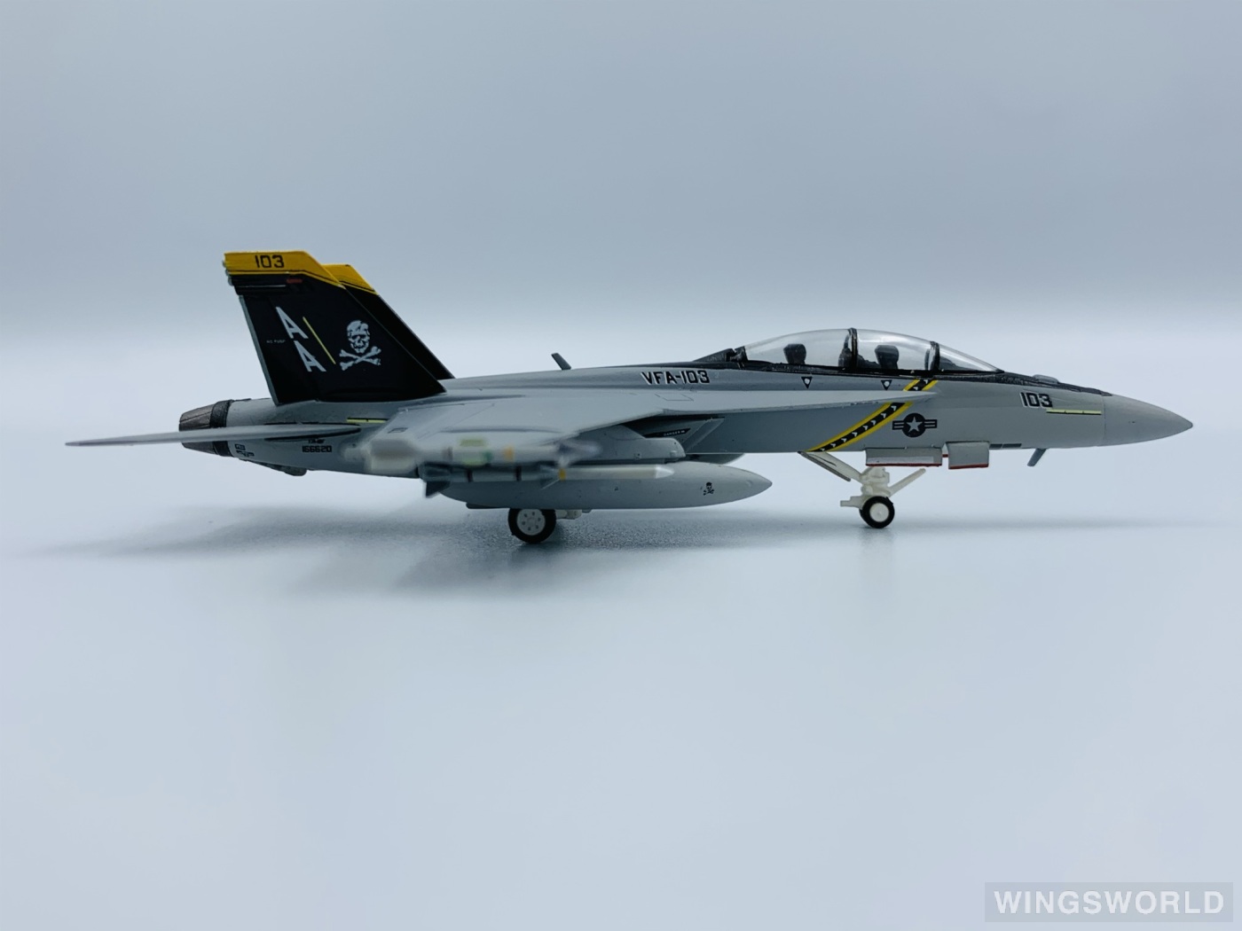 Hogan 1:200 HG6207 U.S. Navy 美国海军 McDonnell Douglas F/A-18 166620