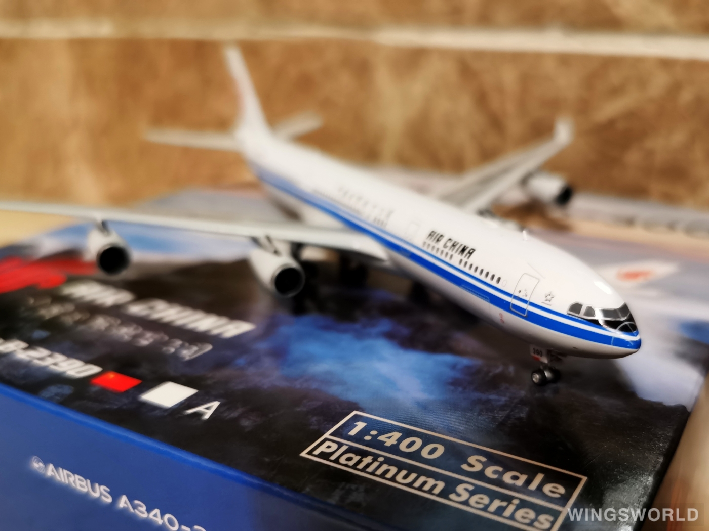 Phoenix 1:400 PH11458B Air China 中国国际航空 Airbus A340-300 B-2390