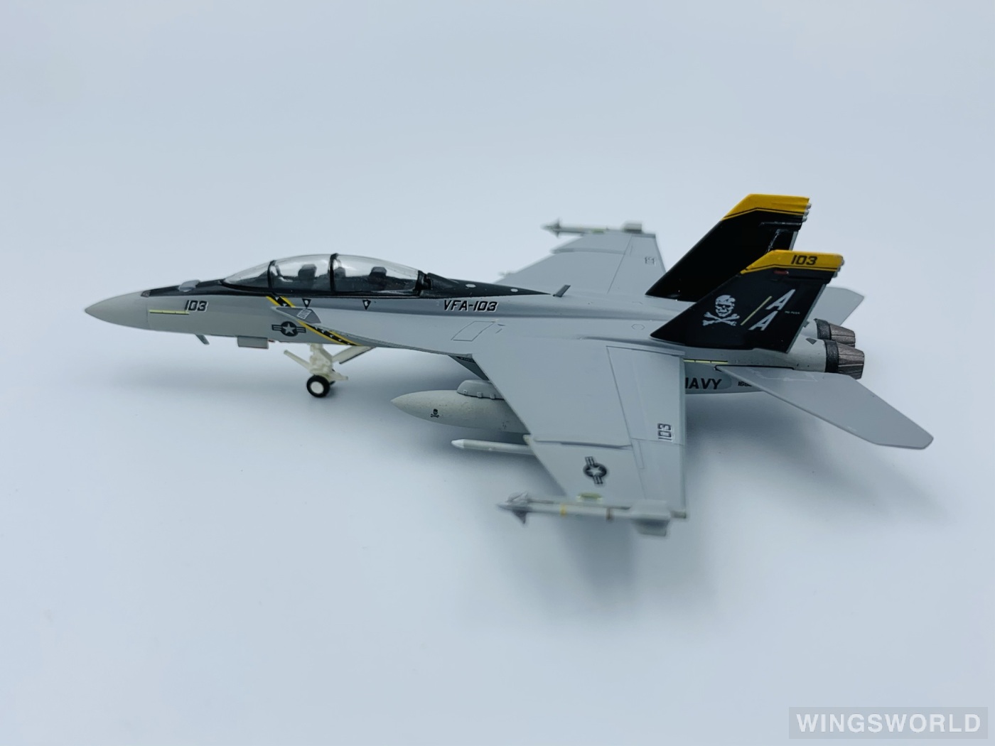Hogan 1:200 HG6207 U.S. Navy 美国海军 McDonnell Douglas F/A-18 166620