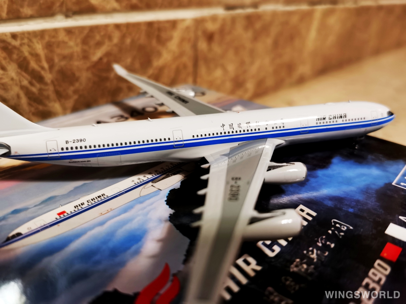 Phoenix 1:400 PH11458B Air China 中国国际航空 Airbus A340-300 B-2390
