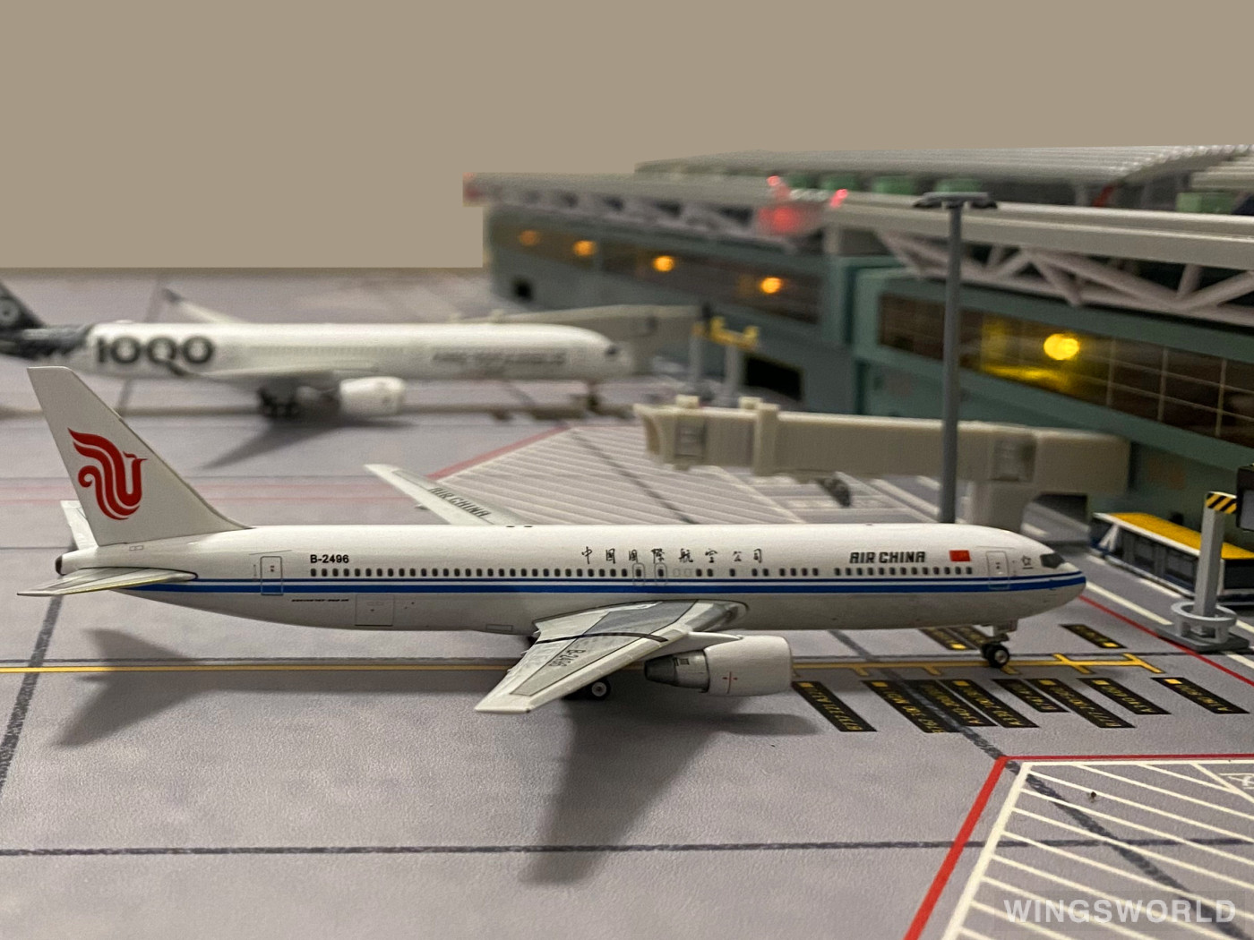 Phoenix 1:400 PH10310 Air China 中国国际航空 Boeing 767-300 B-2496