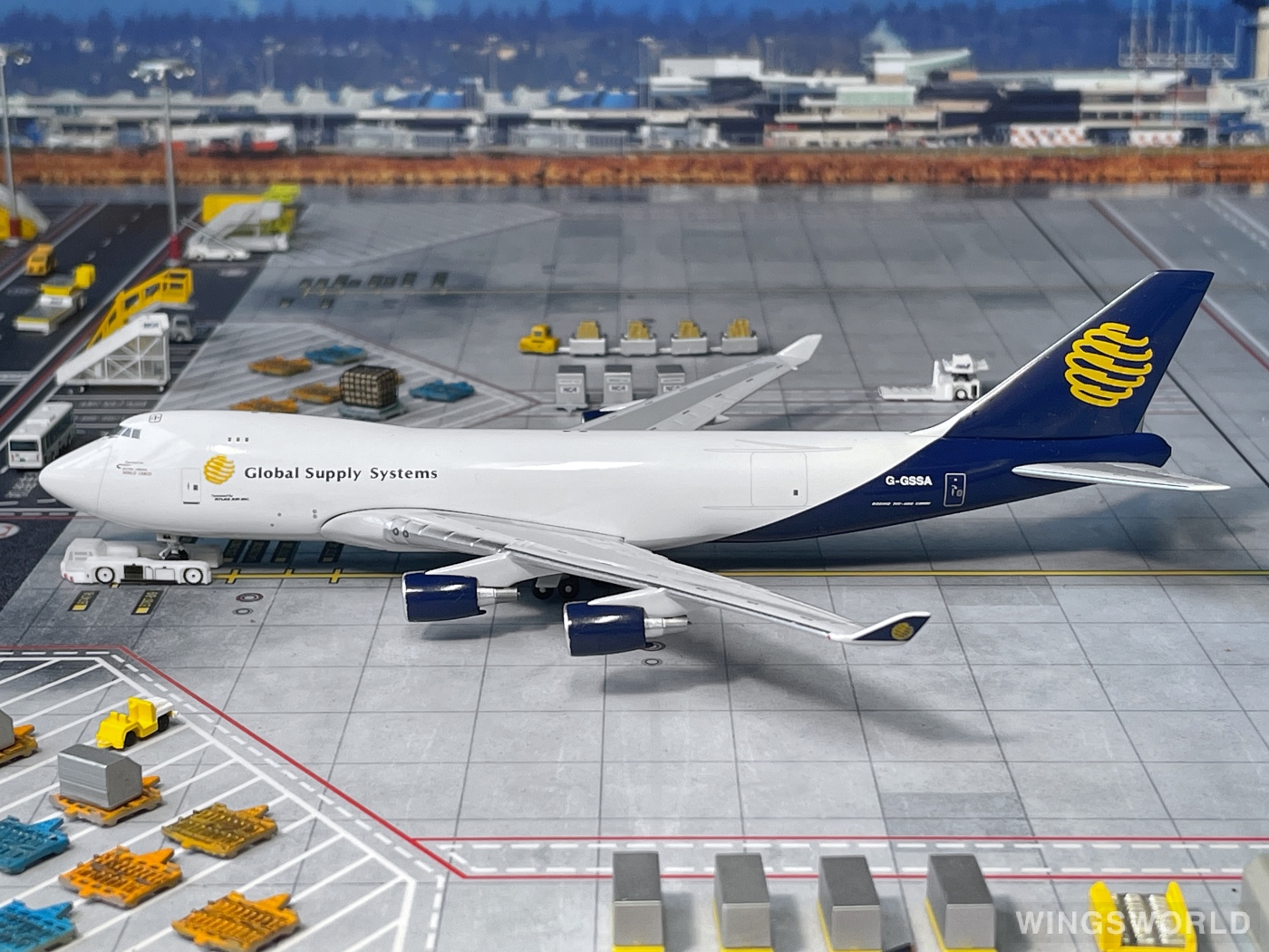 Big Bird 1:400 BB4-2003-51 Global Supply Systems Boeing 747-400 G-GSSA