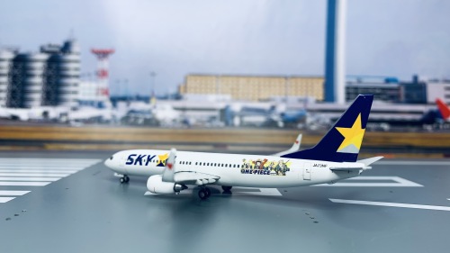 Skymark Airlines 天马航空 Boeing 737-800 JA73NF 海贼王 One Piece BC4007 Geminijets 1:400
