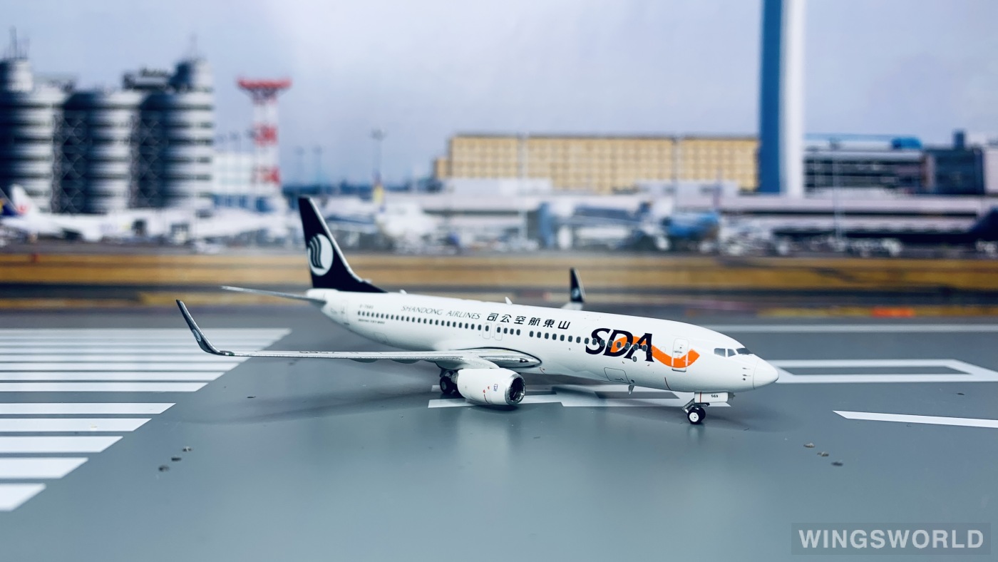 Phoenix 1:400 PH11370 Shandong Airlines 山东航空 Boeing 737-800 B-7569