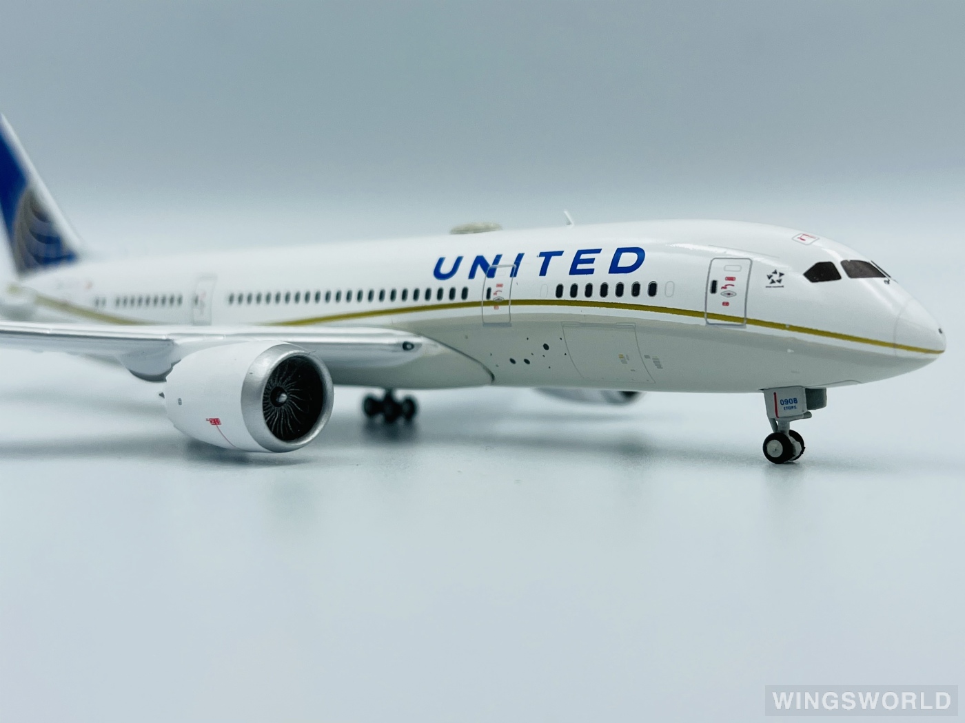 Geminijets 1:400 GJUAL1790 United Airlines 美国联合航空 Boeing 787-8 N27908