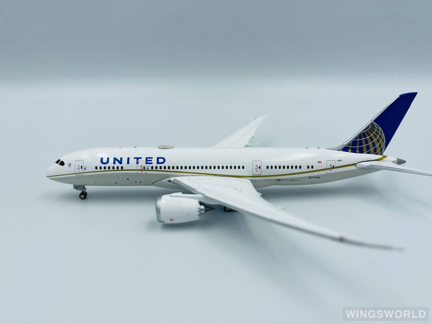 Geminijets 1:400 GJUAL1790 United Airlines 美国联合航空 Boeing 787-8 N27908