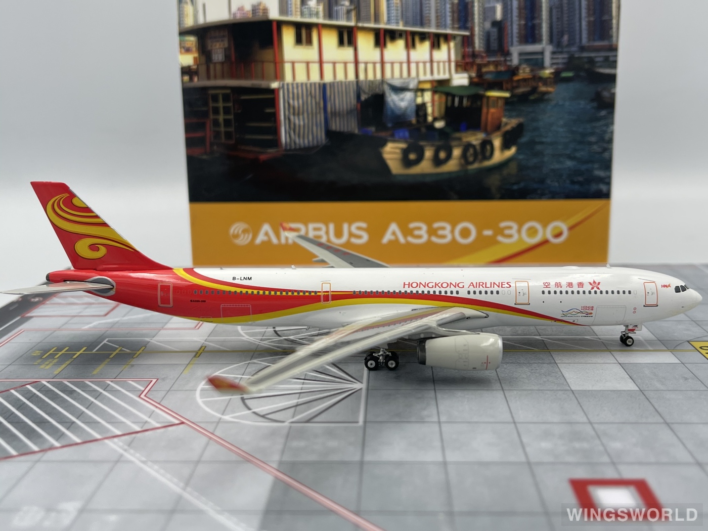 Phoenix 1:400 PH04012 Hong Kong Airlines 香港航空 Airbus A330-300 B-LNM