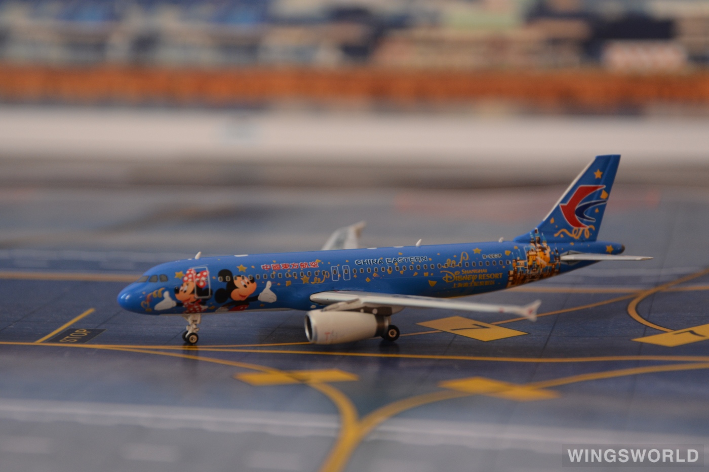 Phoenix 1:400 PH04095 China Eastern 中国东方航空 Airbus A320 B-6635