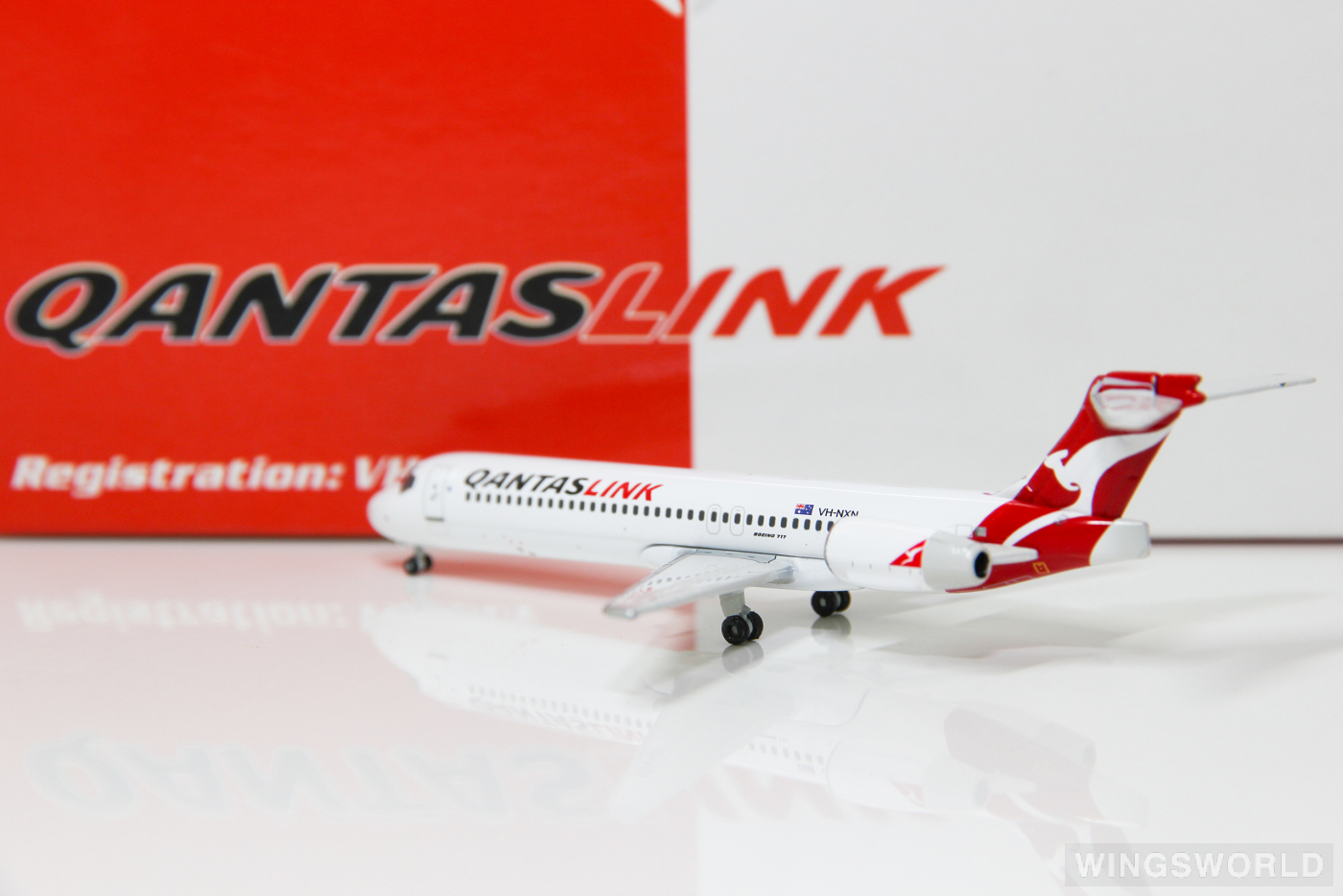 Phoenix 1:400 PH10591 Qantas 澳洲航空 Boeing 717 VH-NXN