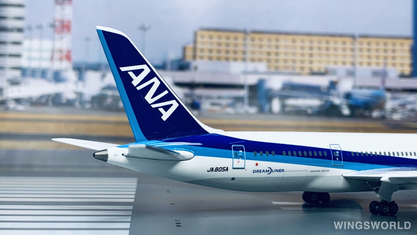 Phoenix 1:400 Boeing 787-8 ANA 全日空PH10585 JA805A 787 logo的照片