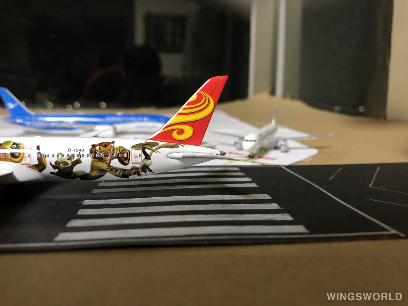 Phoenix 1:400 PH04110 Hainan Airlines 海南航空 Boeing 787-9 B-1540