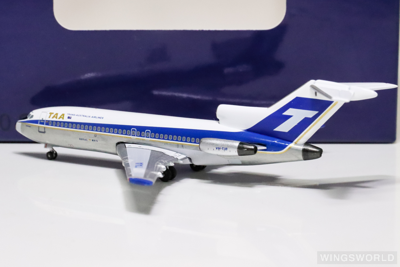 AeroClassics 1:400 AC419852 Trans Australia Airlines Boeing 727-100 VH-TJB