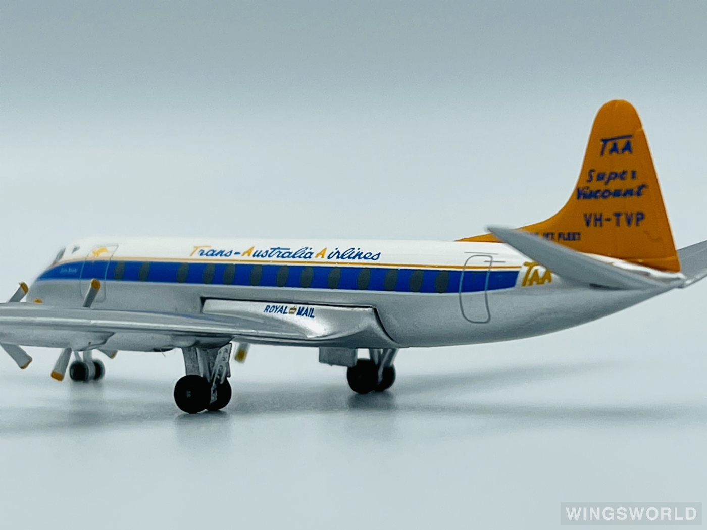 AeroClassics 1:400 ACVHTVP Trans Australia Airlines Vickers Viscount VH-TVP