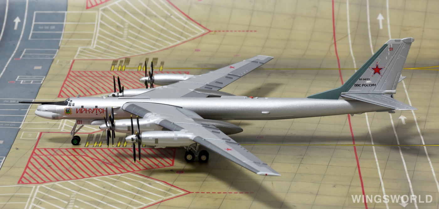 Herpa 1:200 559874 Russian Air Force 俄罗斯空军 Tupolev Tu-95 RF-94185