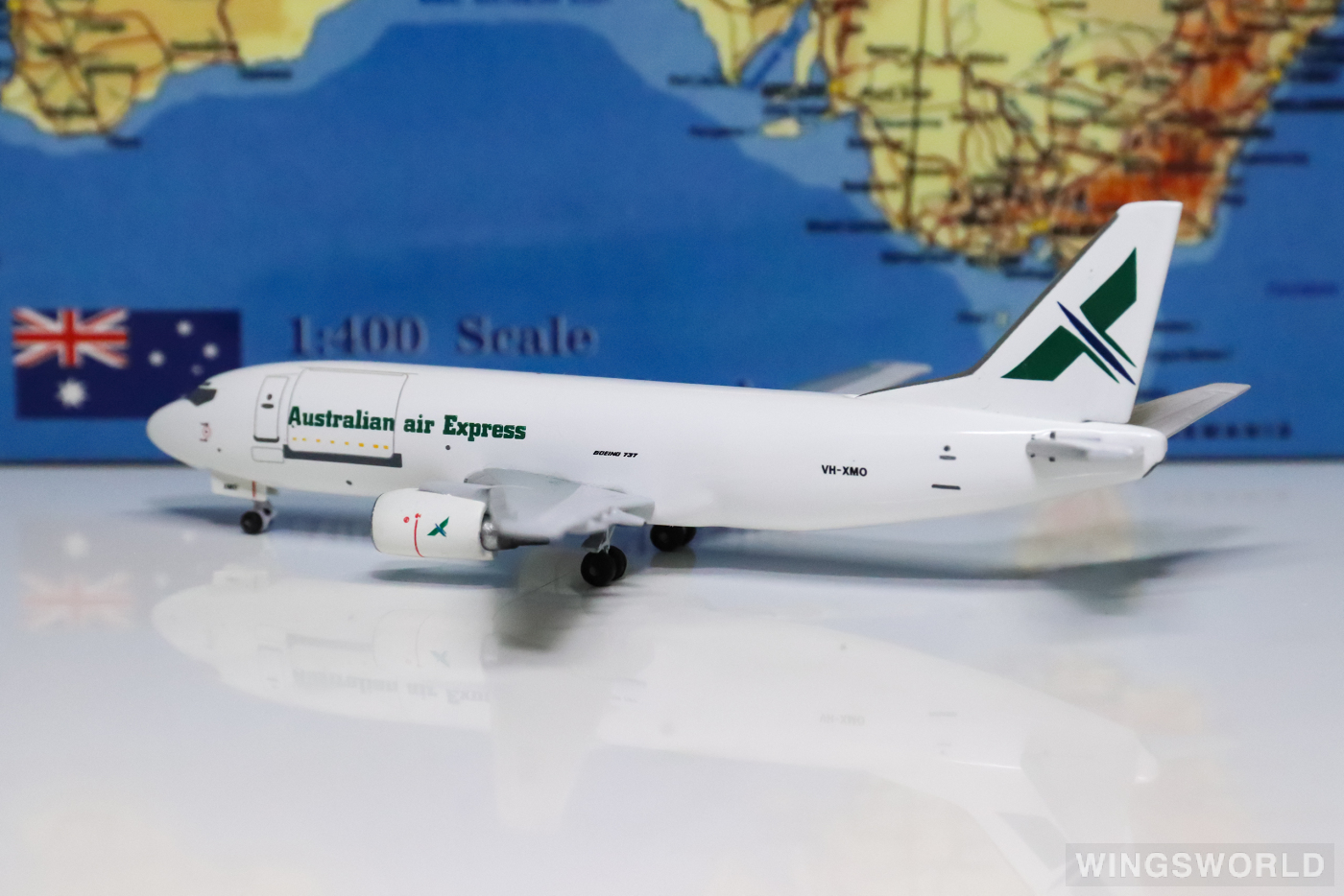 AeroClassics 1:400 ACVHXMO Australian air Express Boeing 737-300 VH-XMO