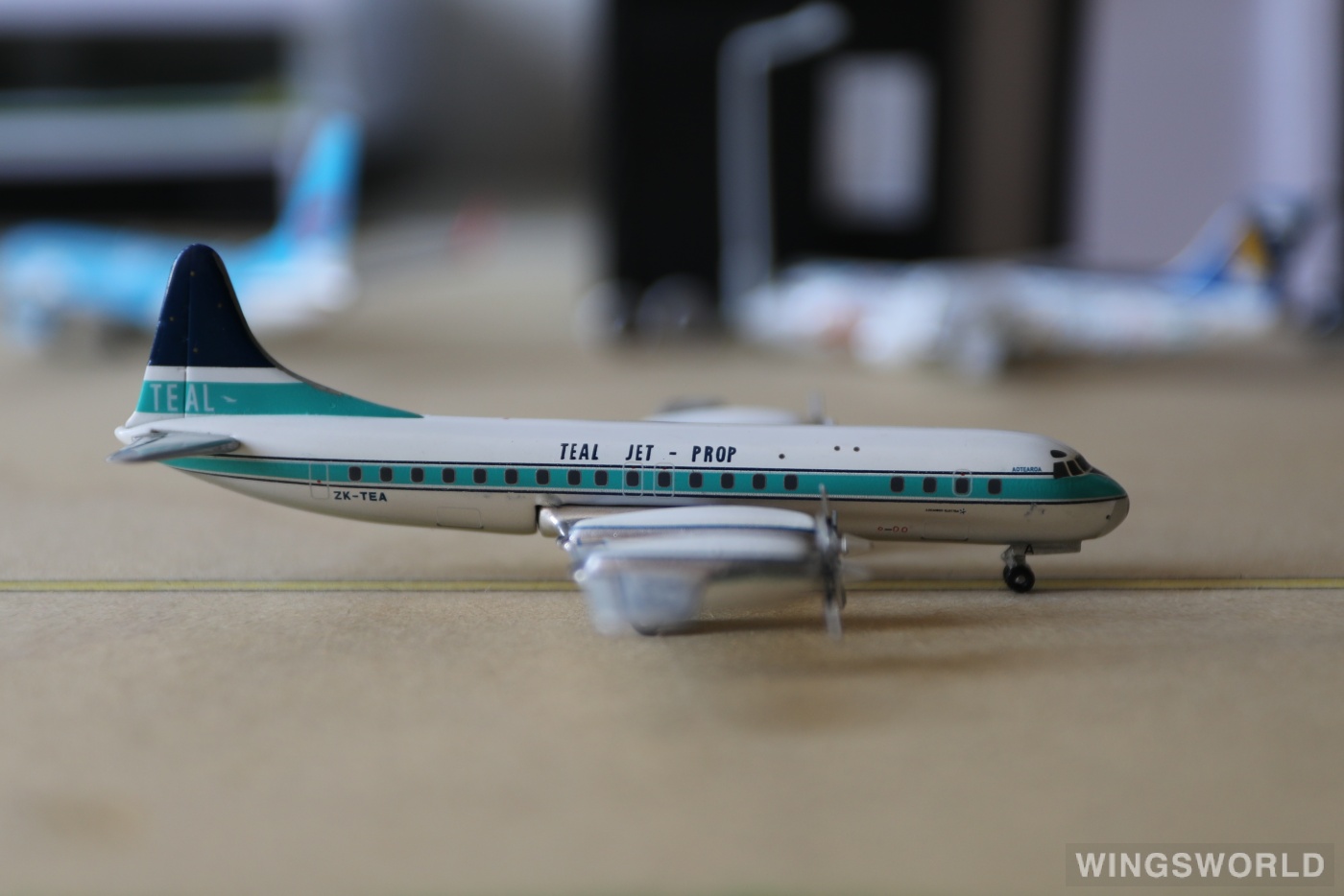 AeroClassics 1:400 ZKTEA Air New Zealand 新西兰航空 Lockheed L-188 Electra ZK-TEA