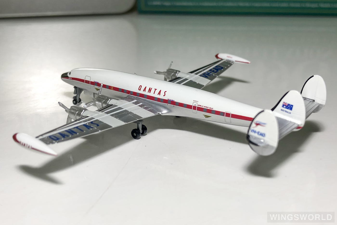 Dragon Models 1:400 55531 Qantas 澳洲航空 Lockheed L-1049 Super Constellation VH-EAD