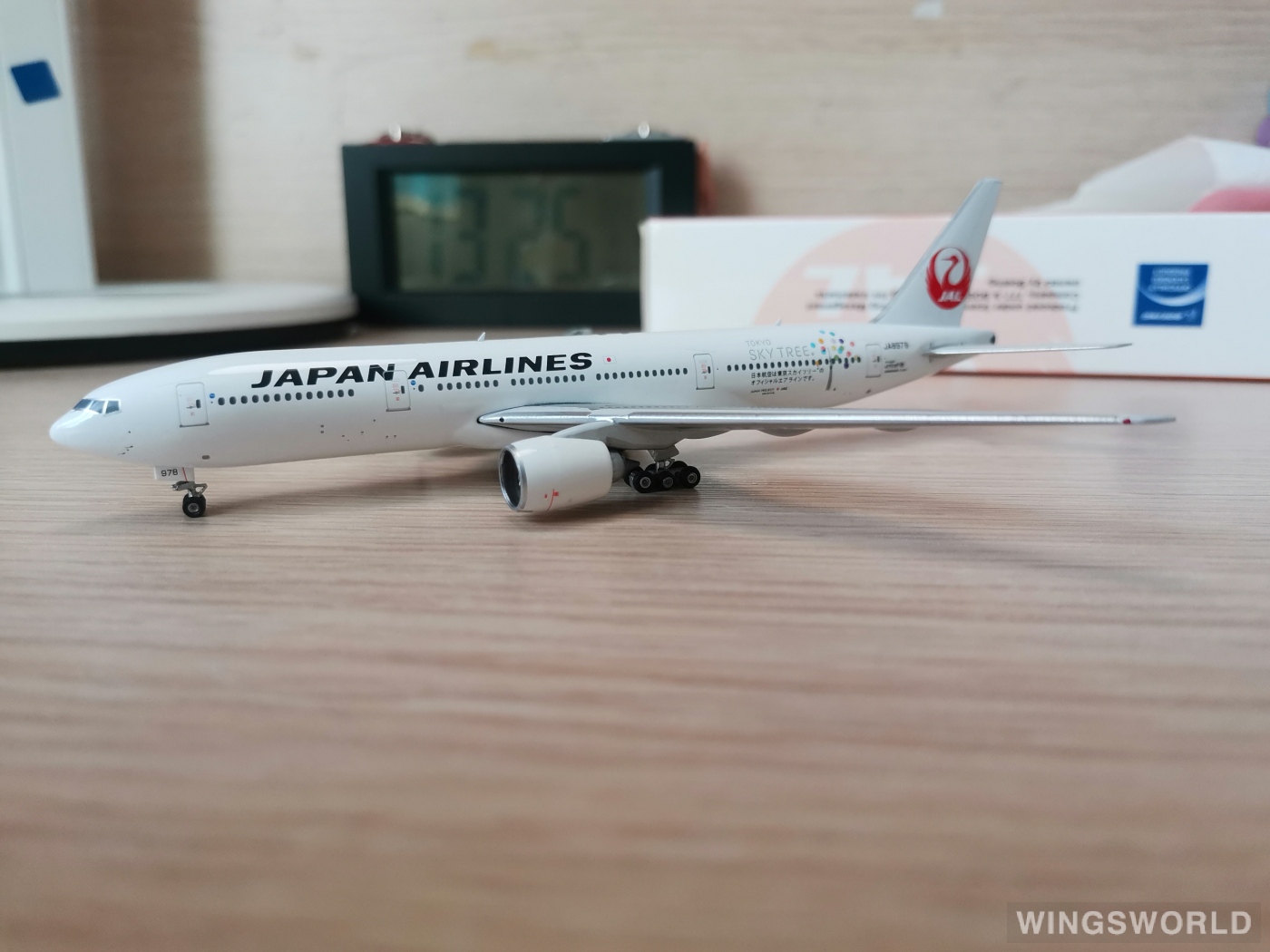 Phoenix 1:400 PH11360 Japan Airlines 日本航空 Boeing 777-200 JA8978