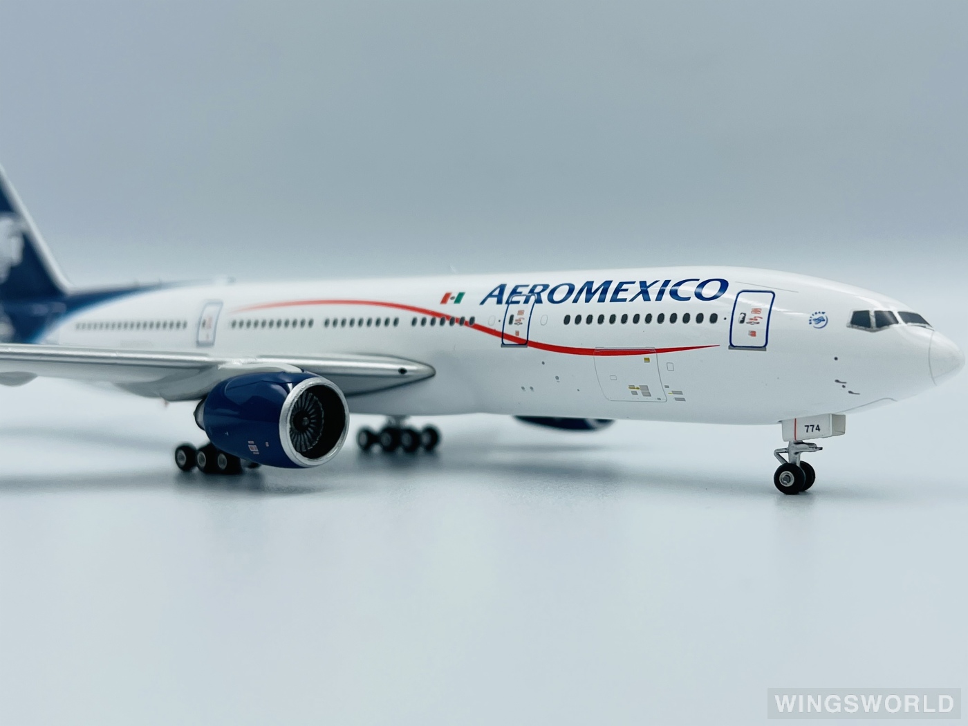 Phoenix 1:400 PH11354 Aeroméxico 墨西哥国际航空 Boeing 777-200 N774AM