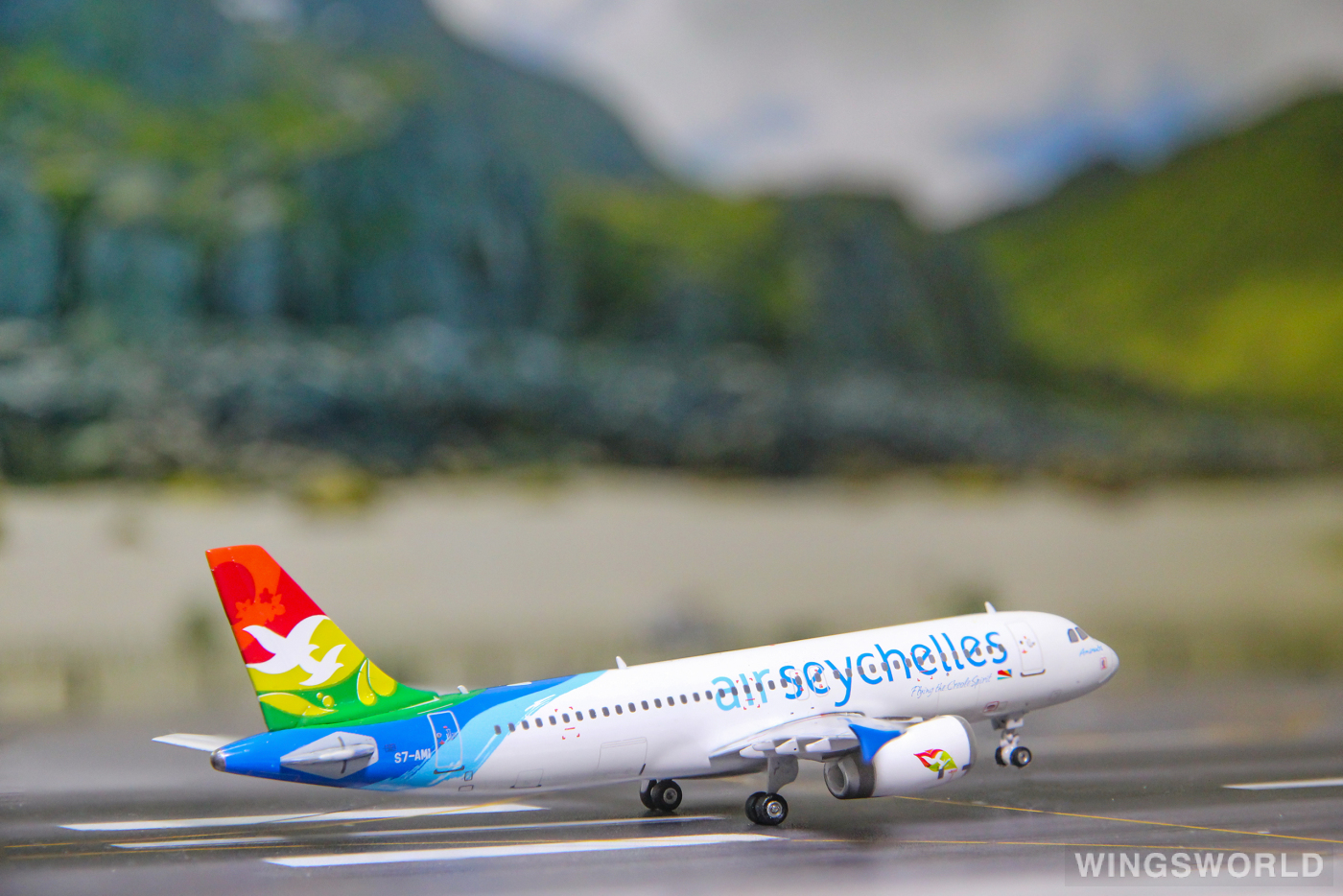 Phoenix 1:400 PH11304 Air Seychelles 塞舌尔航空 Airbus A320 S7-AMI