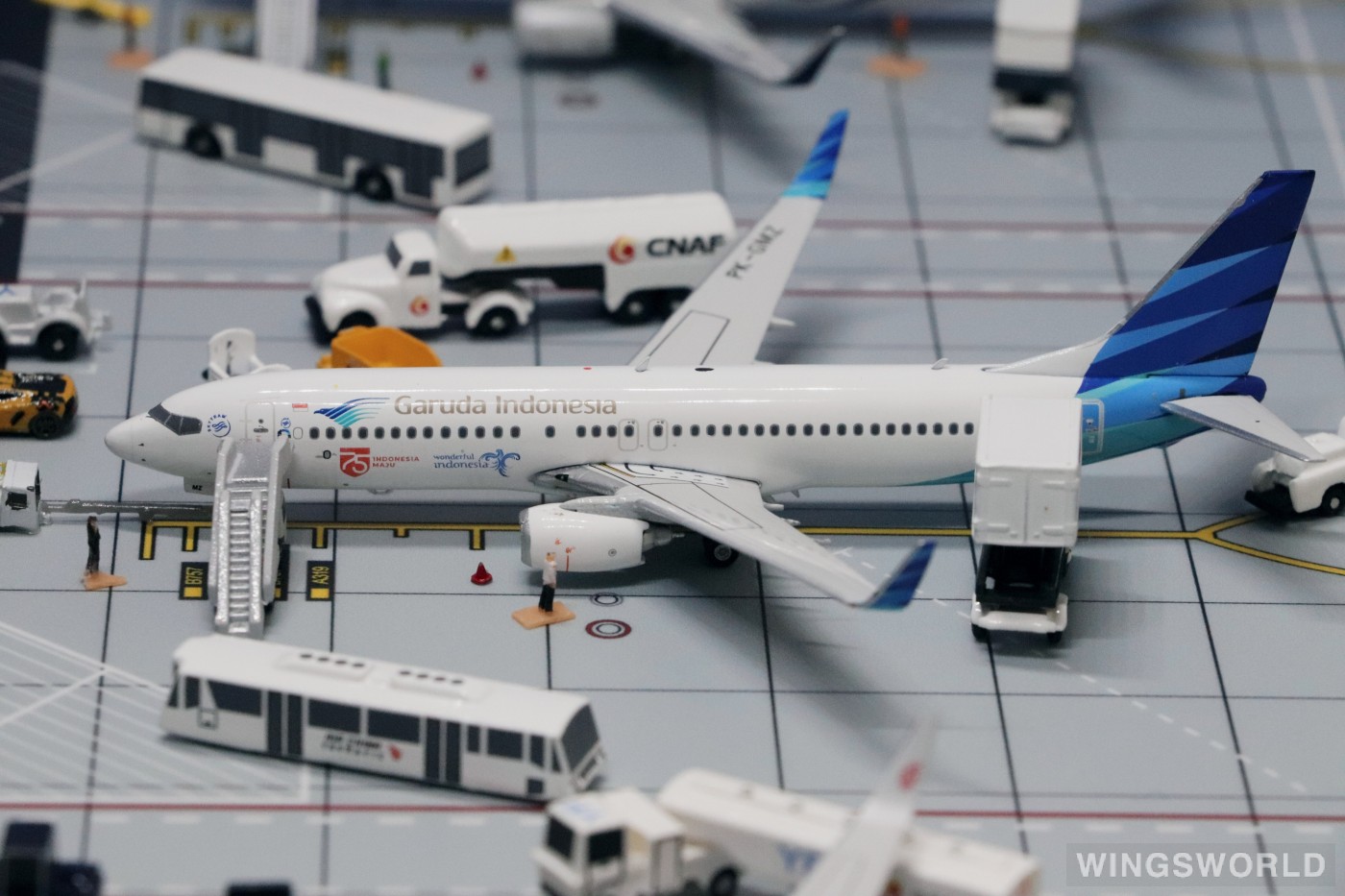 Phoenix 1:400 PH11641 Garuda Indonesia 印度尼西亚鹰航 Boeing 737-800 PK-GMZ