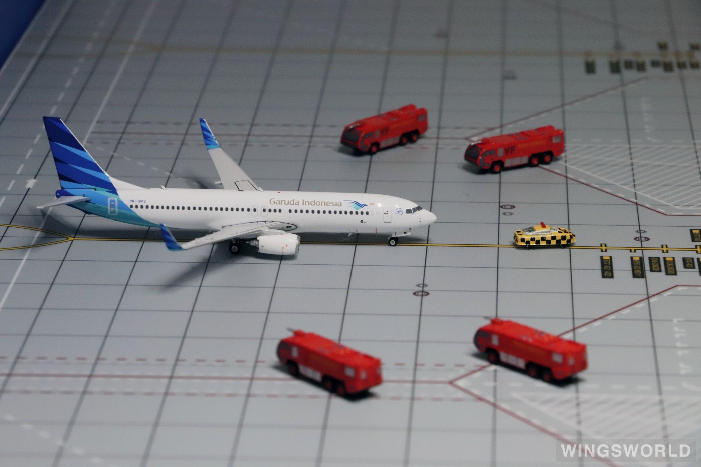 Phoenix 1:400 PH11641 Garuda Indonesia 印度尼西亚鹰航 Boeing 737-800 PK-GMZ