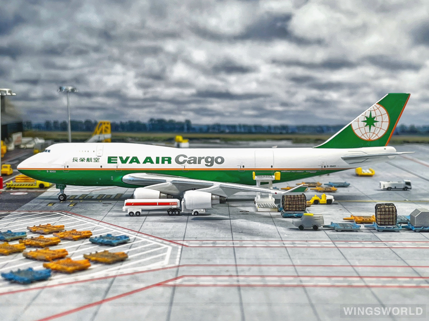 Phoenix 1:400 PH10305 EVA Air 长荣航空 Boeing 747-400 B-16401