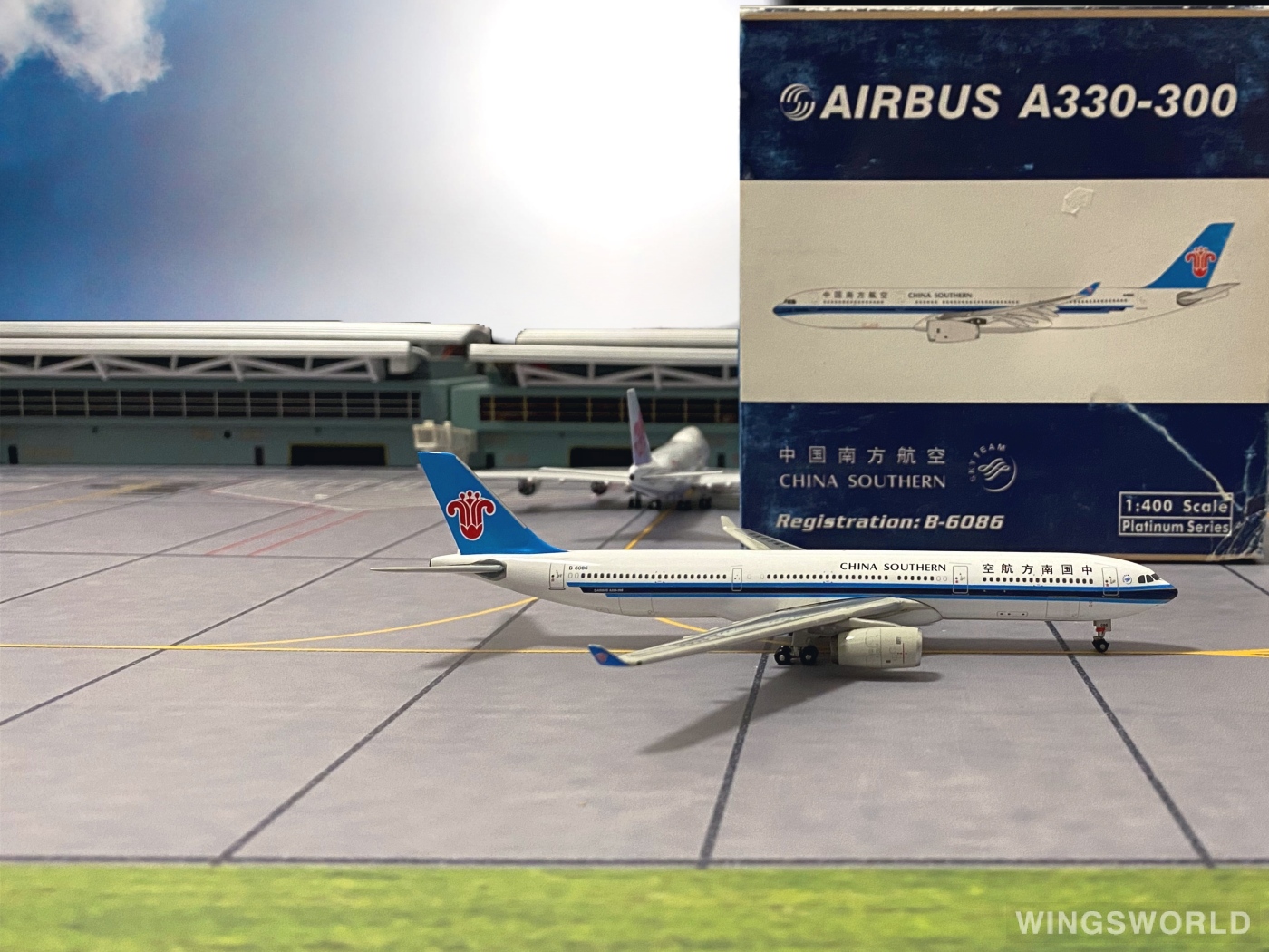 Phoenix 1:400 PH10268 China Southern 中国南方航空 Airbus A330-300 B-6086