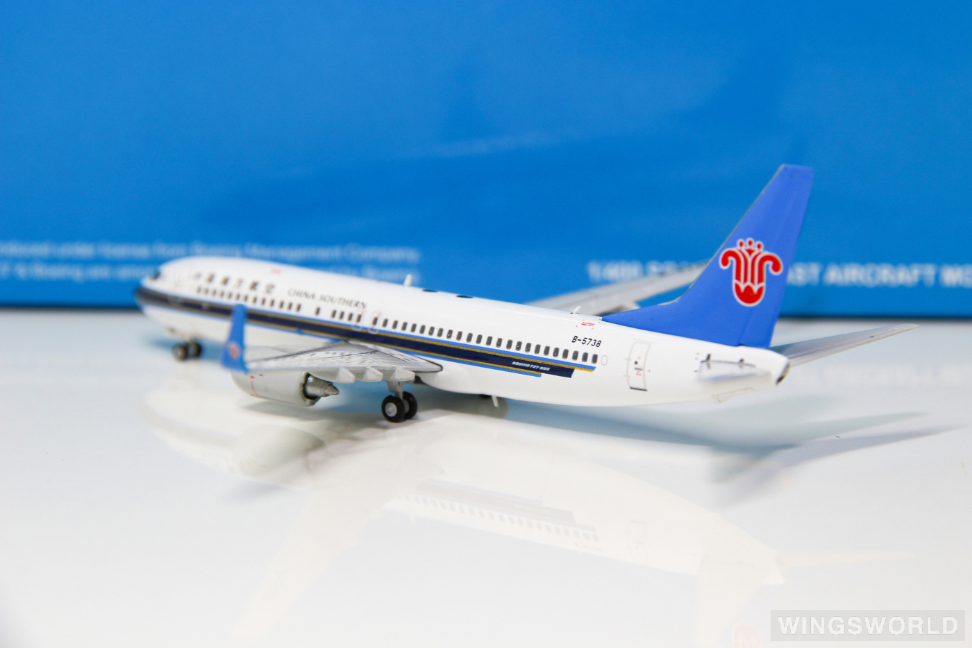 JC Wings 1:400 XX4052 China Southern 中国南方航空 Boeing 737-800 B-5738