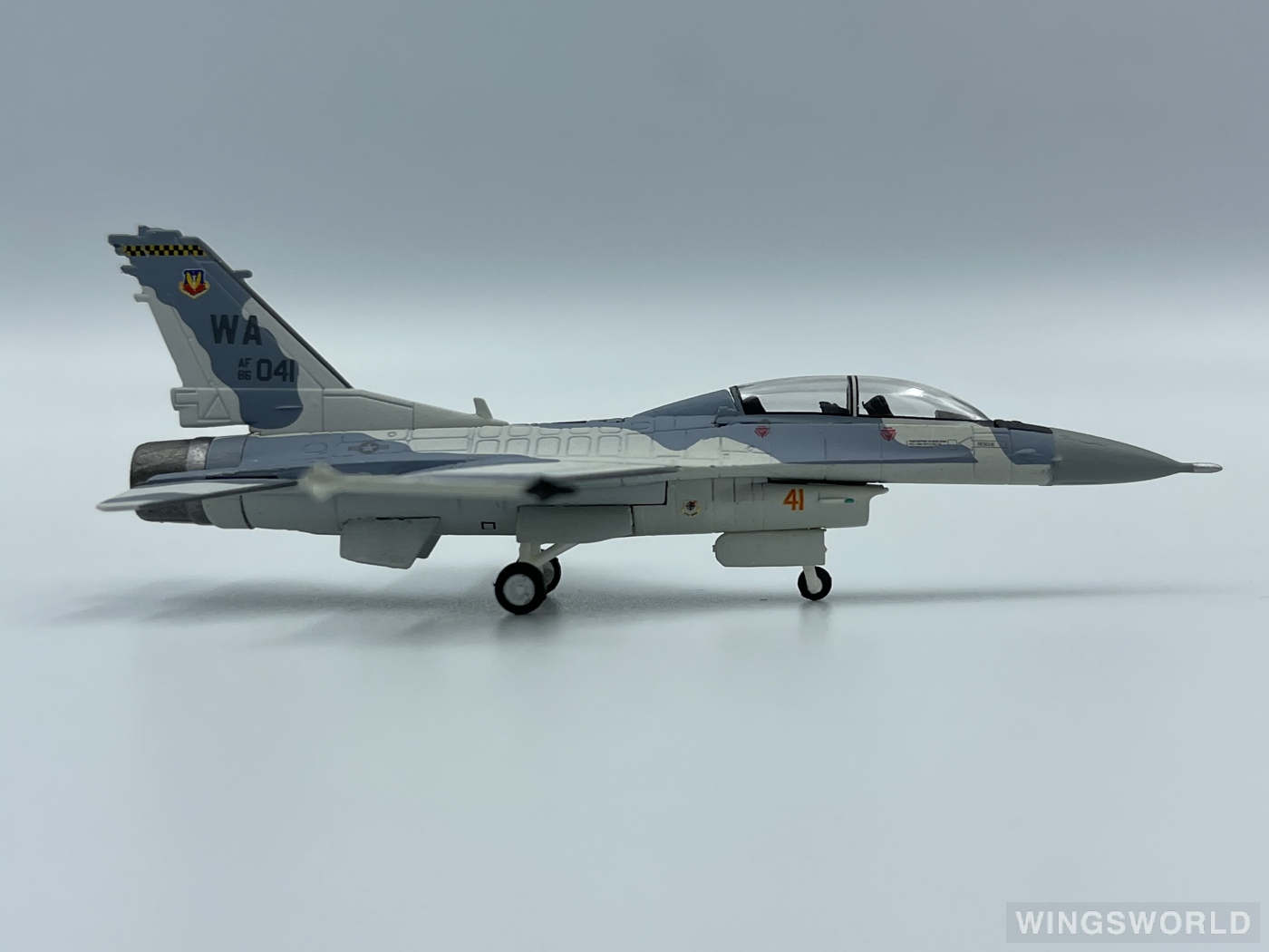 Hogan 1:200 HG6344 USAF 美国空军 Lockheed Martin F-16 86-0041