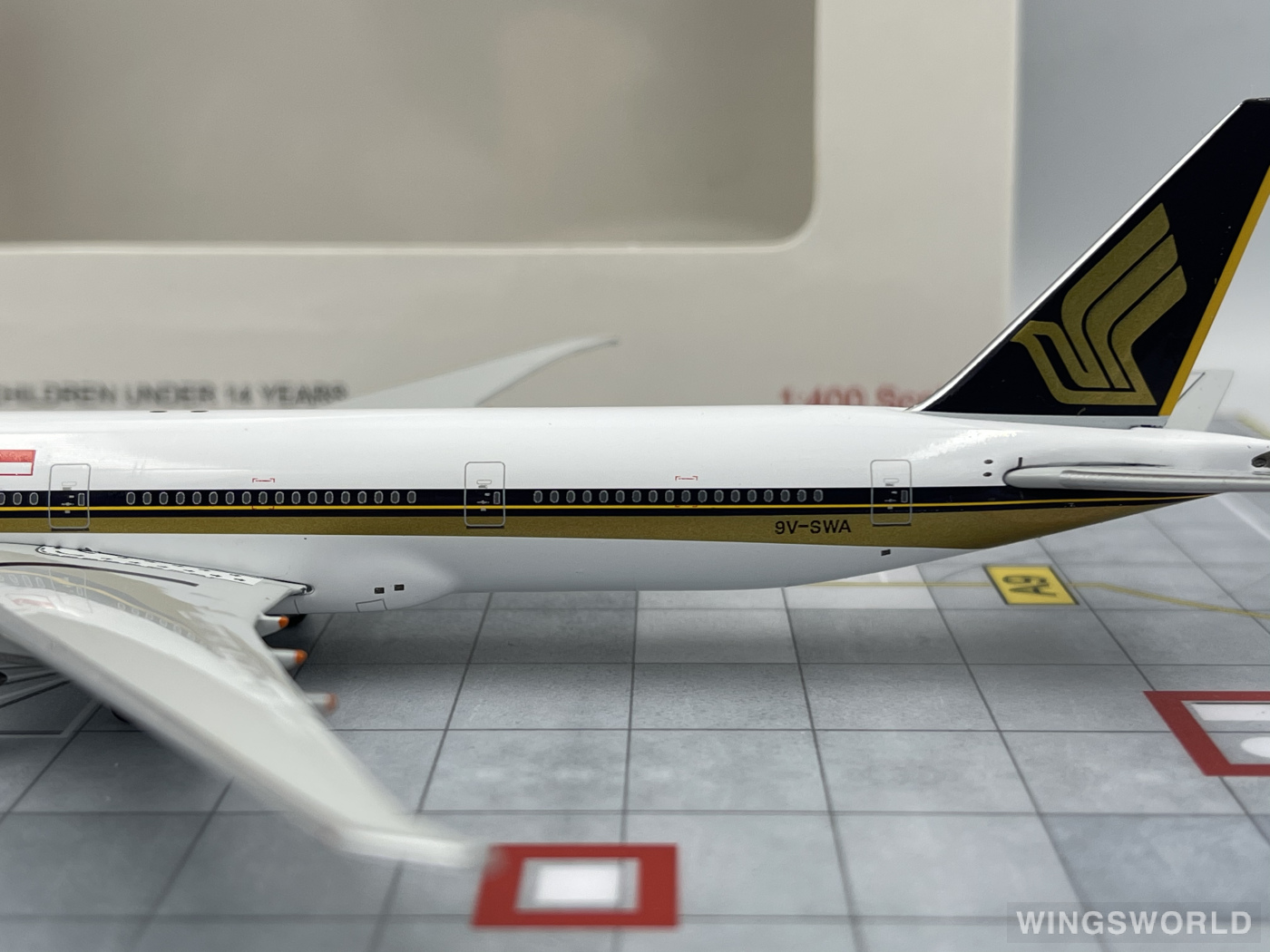Apollo 1:400 A13029 Singapore Airlines 新加坡航空 Boeing 777-300ER 9V-SWA