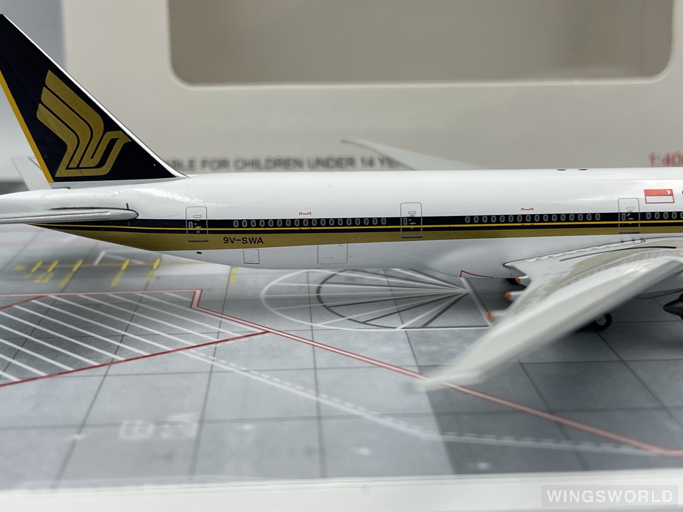 Apollo 1:400 A13029 Singapore Airlines 新加坡航空 Boeing 777-300ER 9V-SWA