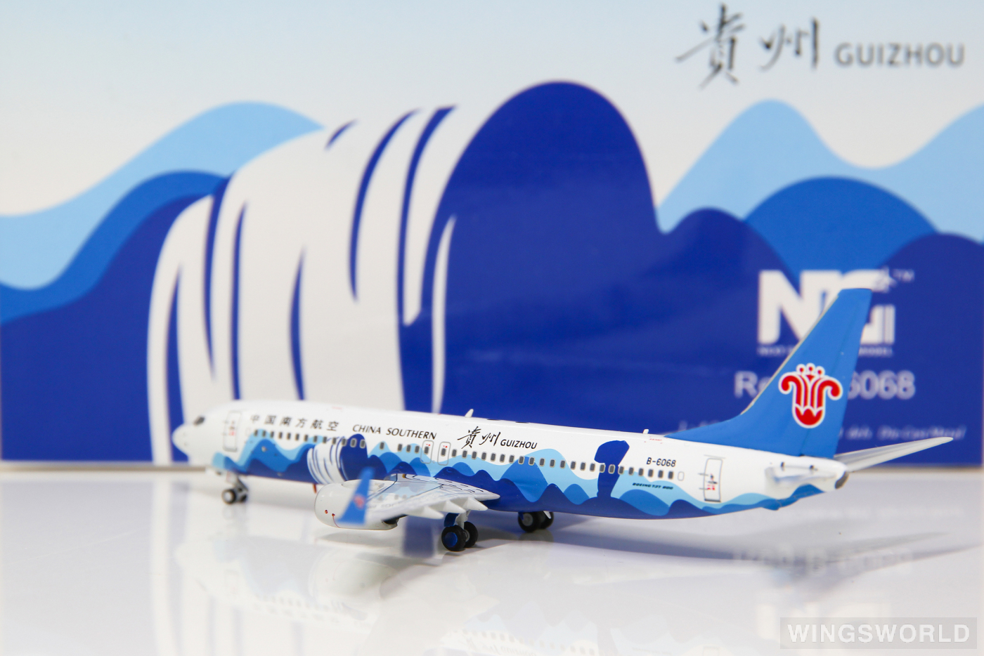 NGmodels 1:400 NG58012 China Southern 中国南方航空 Boeing 737-800 B-6068