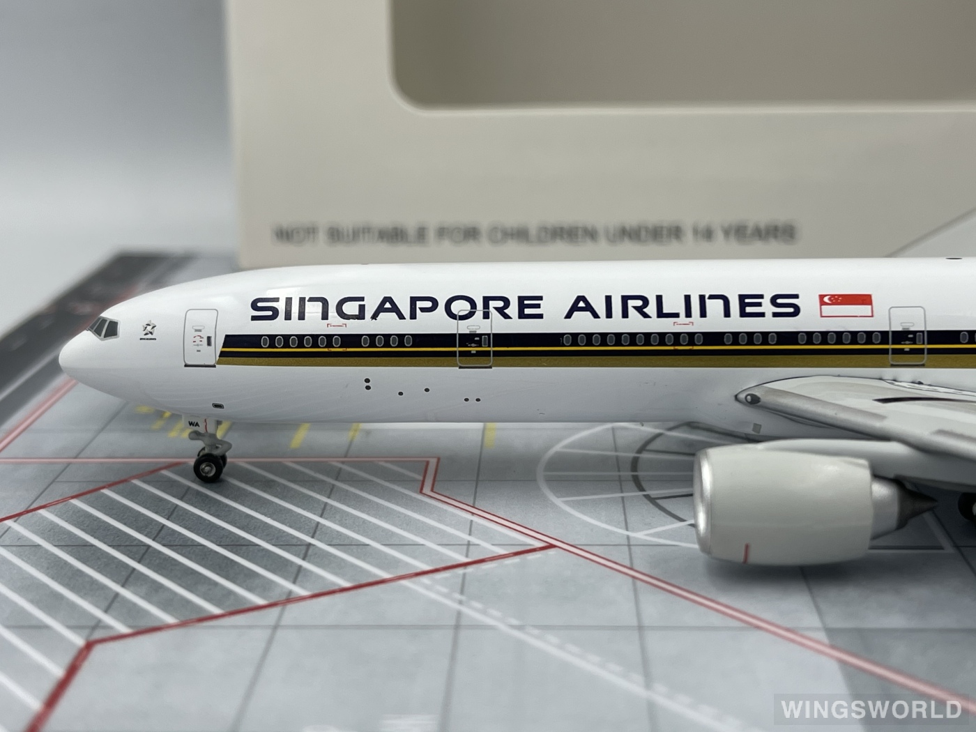 Apollo 1:400 A13029 Singapore Airlines 新加坡航空 Boeing 777-300ER 9V-SWA