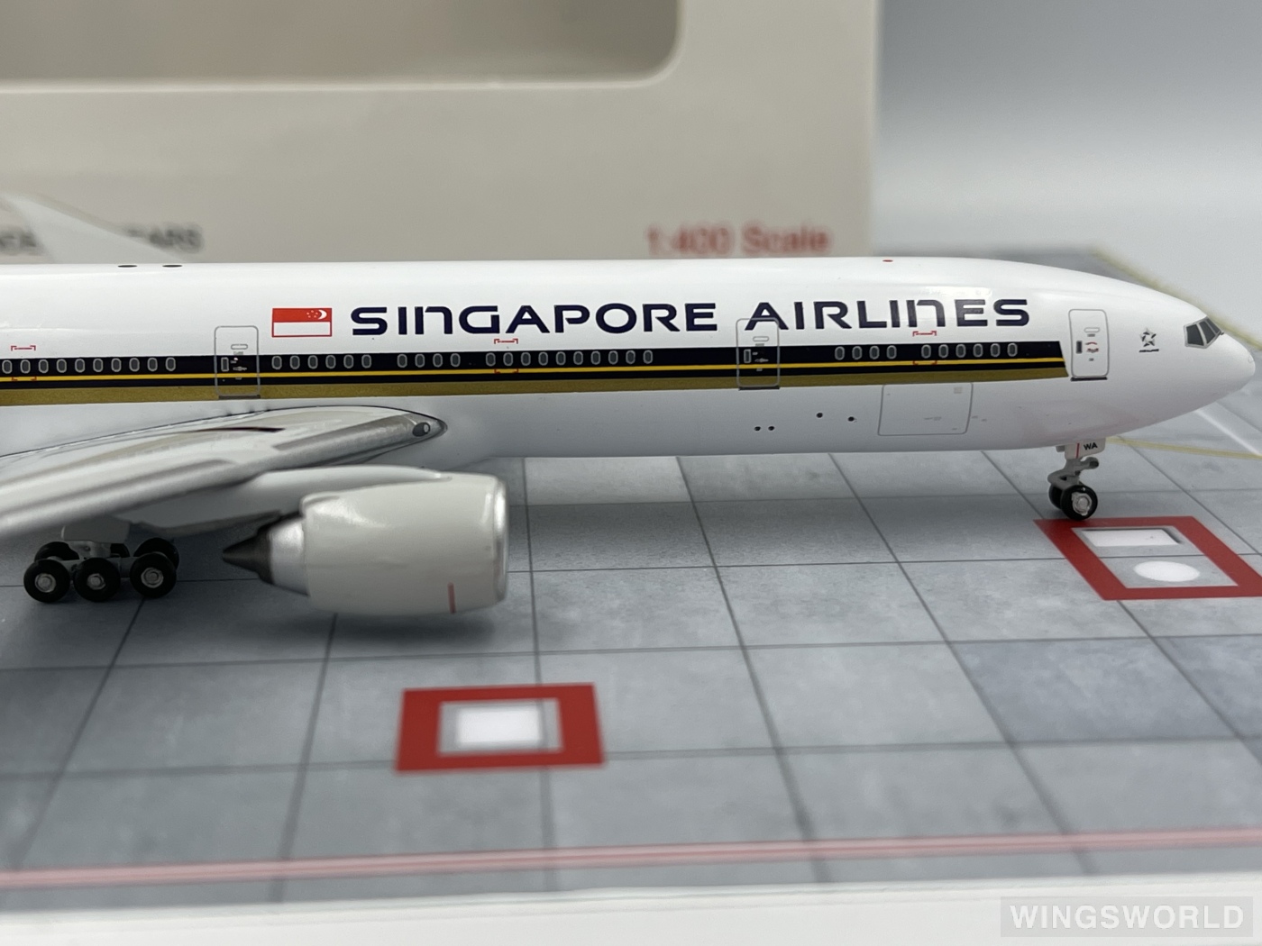 Apollo 1:400 A13029 Singapore Airlines 新加坡航空 Boeing 777-300ER 9V-SWA