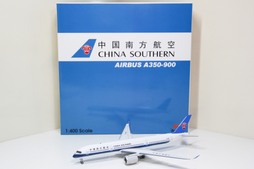 China Southern Airbus A350-900 B-309W 中国南方航空with stand