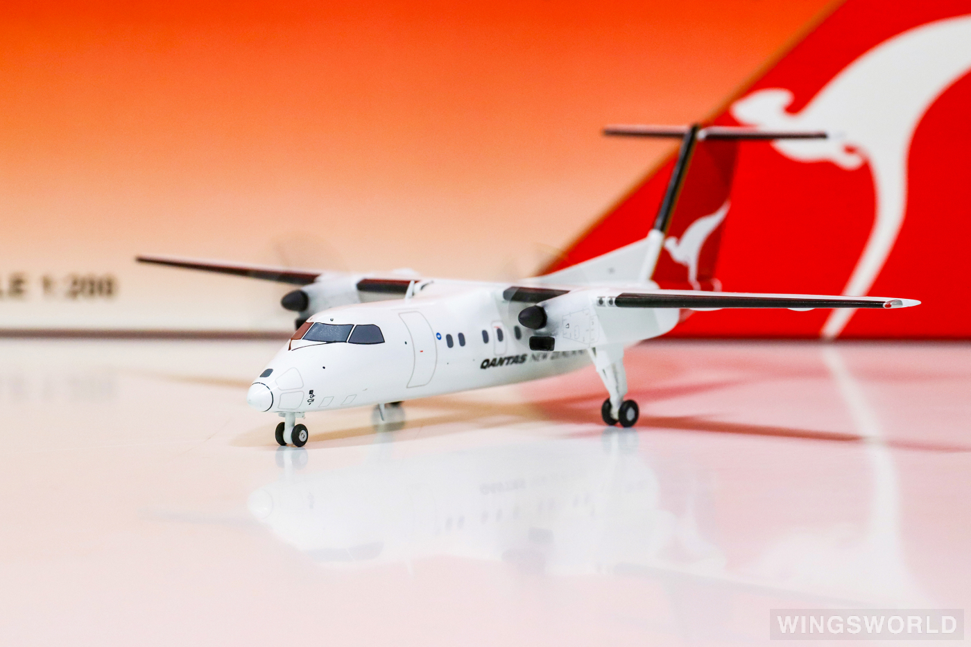 JC Wings 1:200 XX2585 Qantas New Zealand 澳洲航空新西兰公司 Douglas DC-8 ZK-NEU