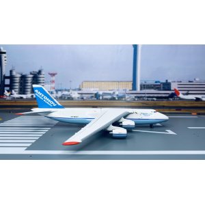 Antonov 安东诺夫 Antonov An-124 UR-82027  GJADB581 Geminijets 1:400