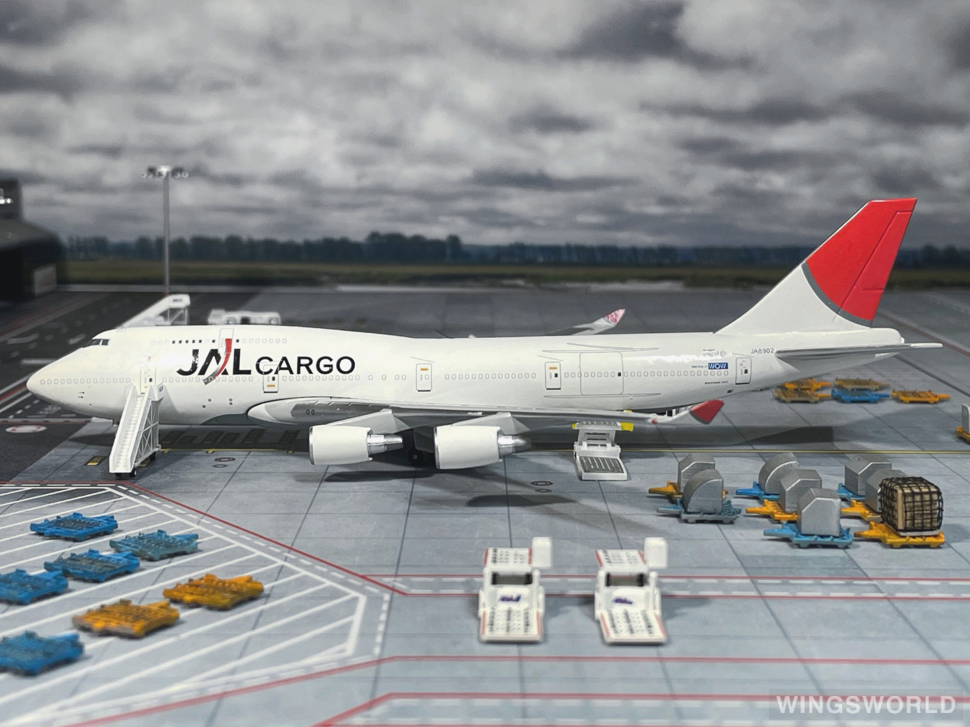 Big Bird 1:400 BB4-2006-1 Japan Airlines 日本航空 Boeing 747-400 JA8902